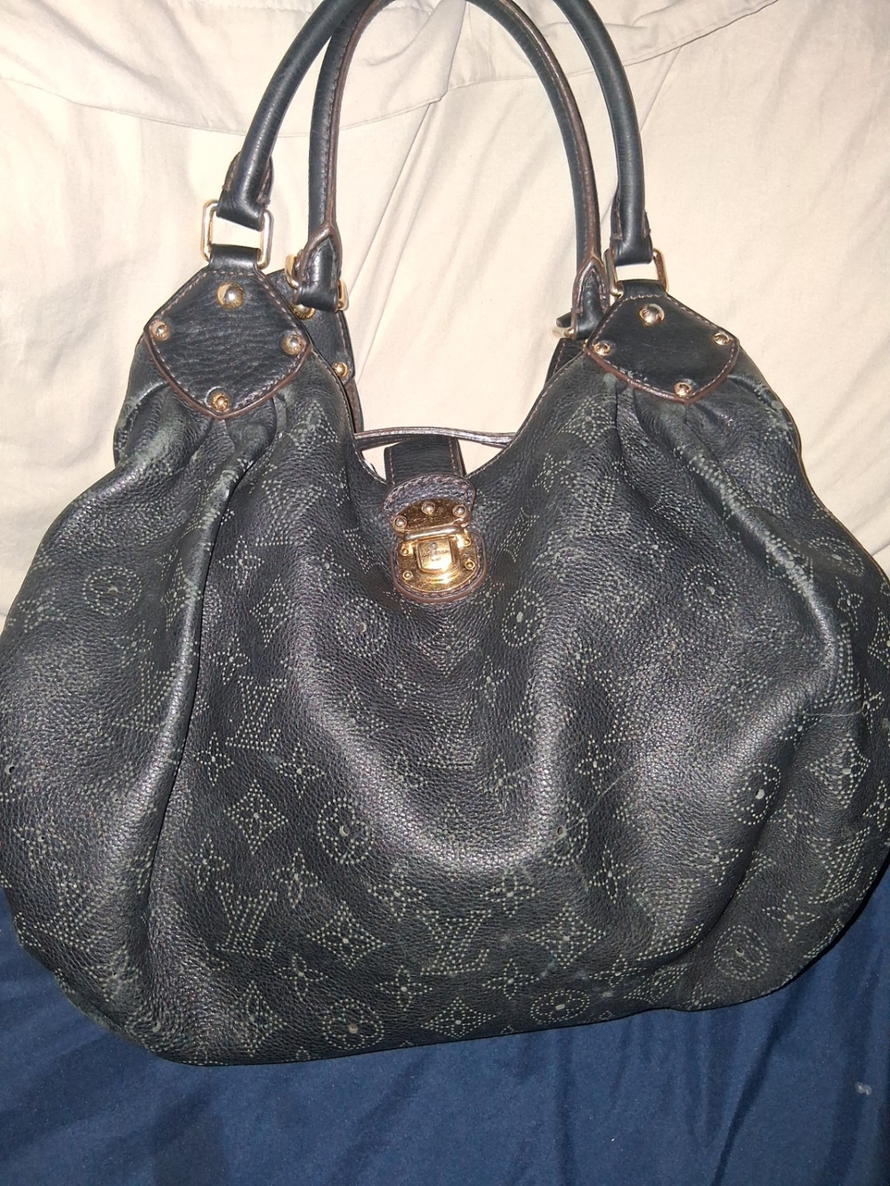 Louis Vuitton Mahina L M95765 Black Noir Leather Shoulder Bag Authenticated